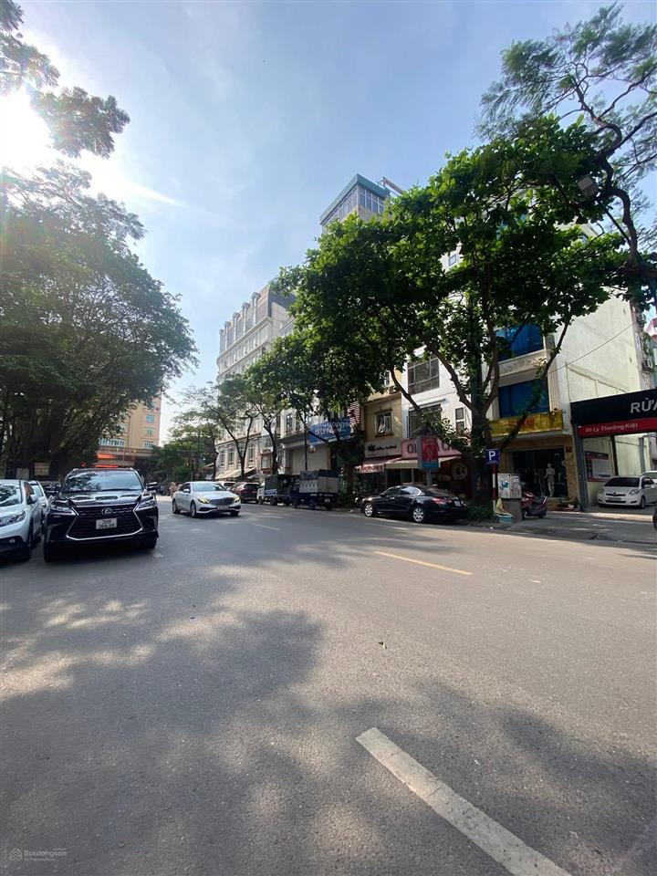 Property side image