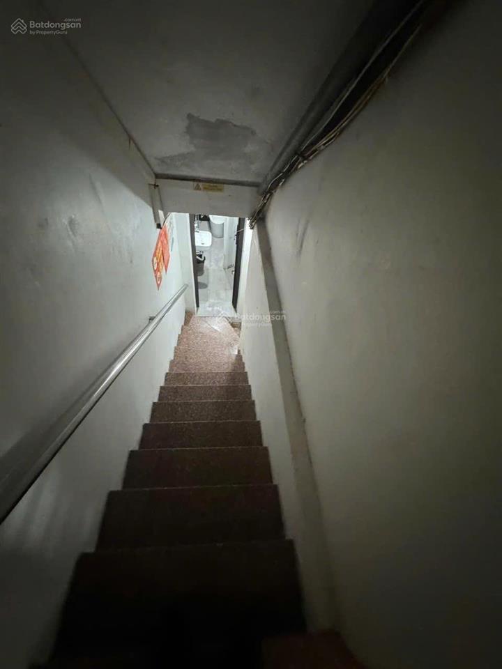 Property side image