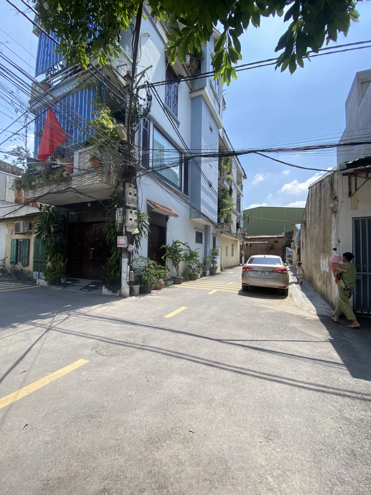 Property side image