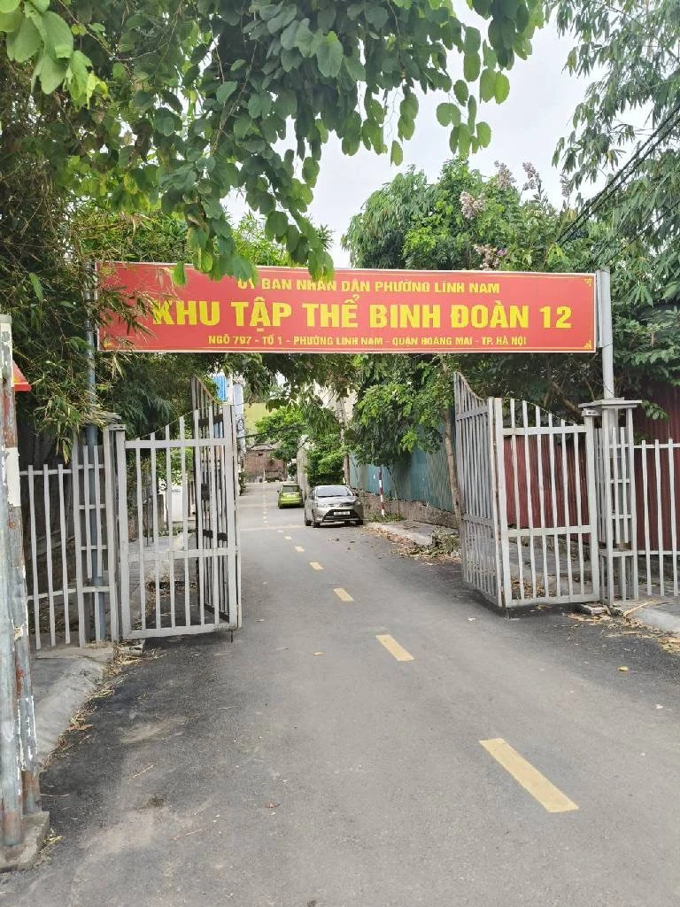 Property side image