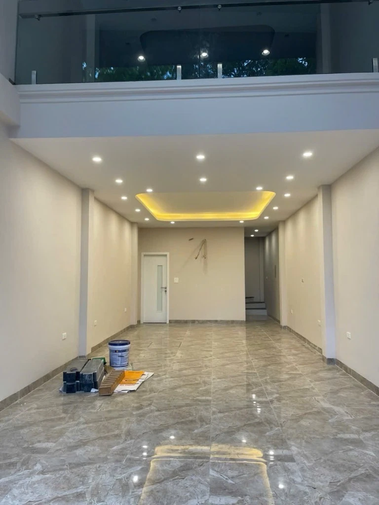 Property side image