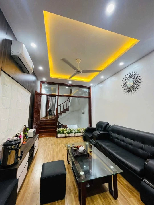 Property side image