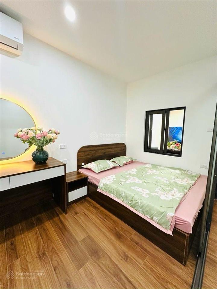 Property side image