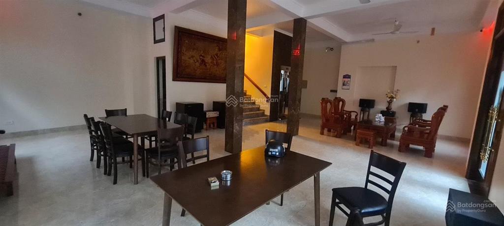 Property side image